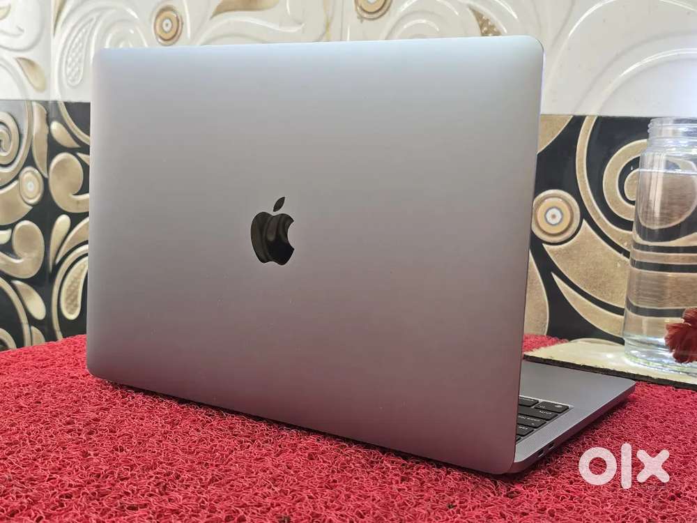 M2 Apple Macbook 8gb Ram 256gb SSD 13inch Retina Display Touchbar