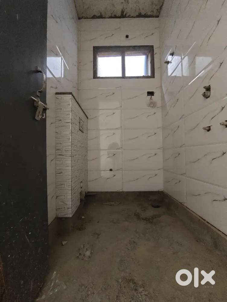 3bhk lift car parking near metro