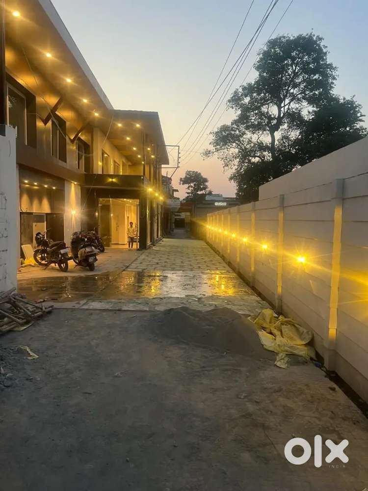 Office Spaces for Rent with CCTV, Parking & Cafeteria  200–250 sq ft