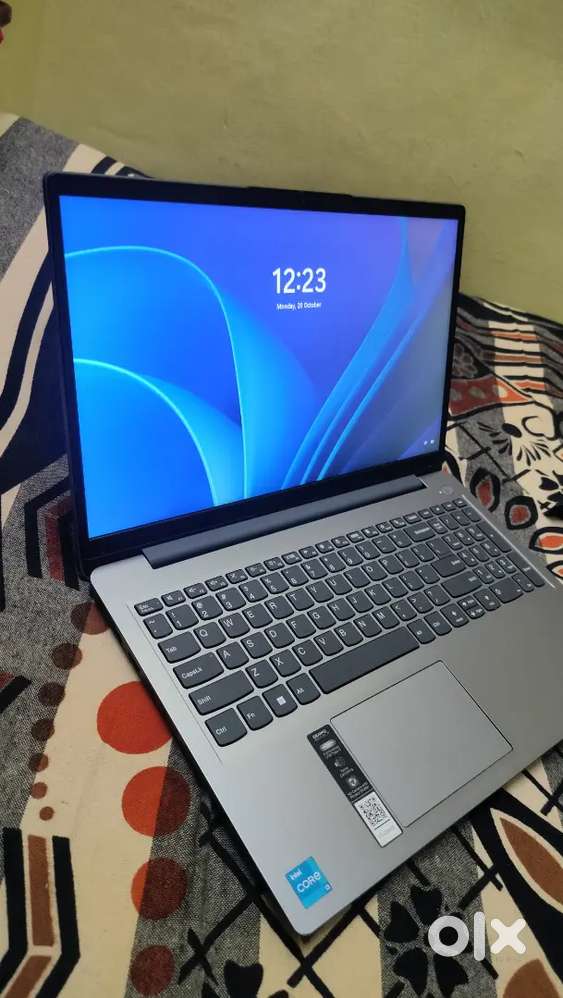 Lenovo Intel(R) 12th Gen Core(TM) i3-215U 1.20GHZ
