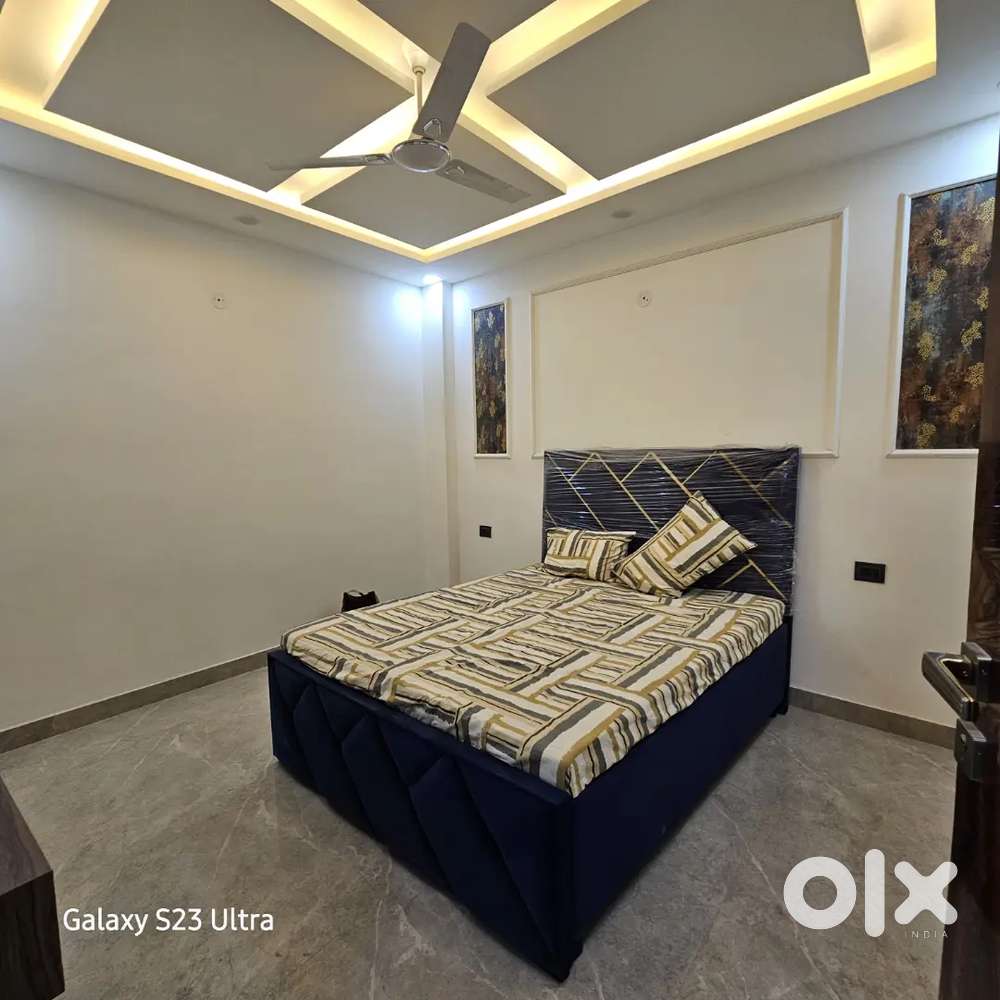 3 bhk semi-furnished flat . Sector-107 , noida