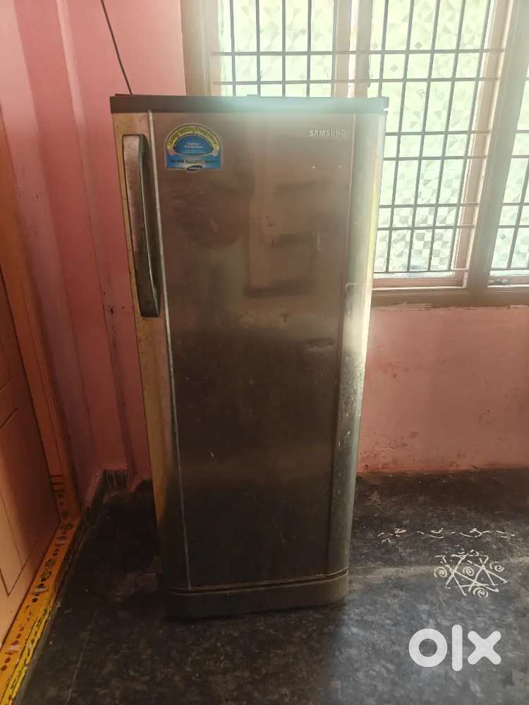 Samsung frize single door  good running 10 yeras old