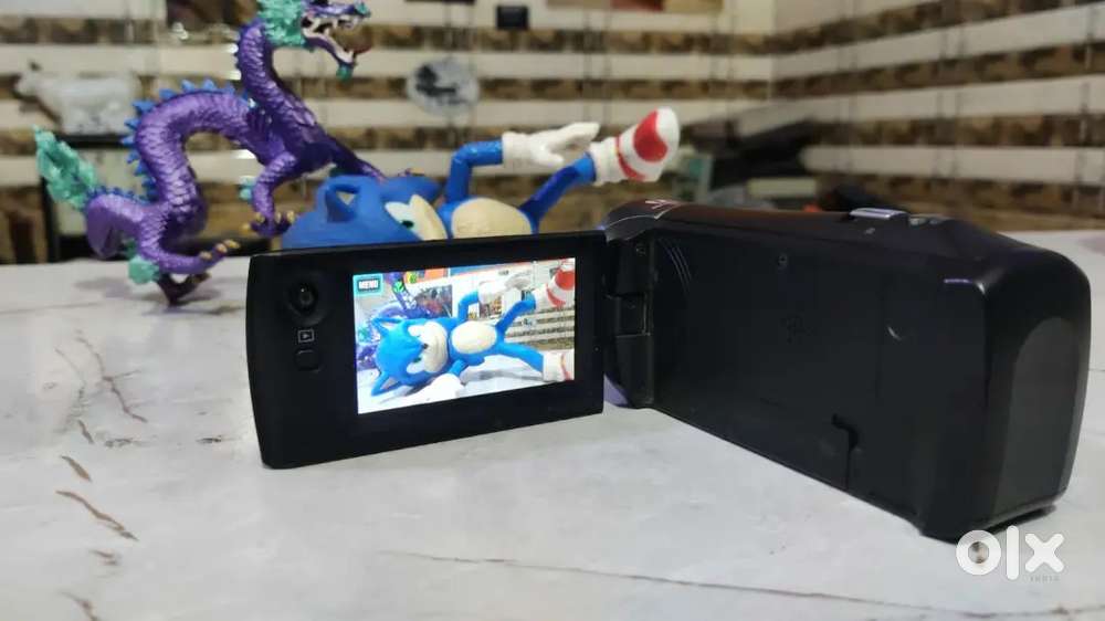 Sony Handycam HDR-CX405 Camcorder with Charger Black working fine good