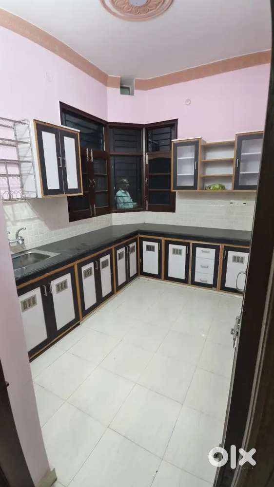 2 BHK TOP FLOOR FLAT FOR RENT