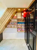Urgtly need unisex Hairdresser