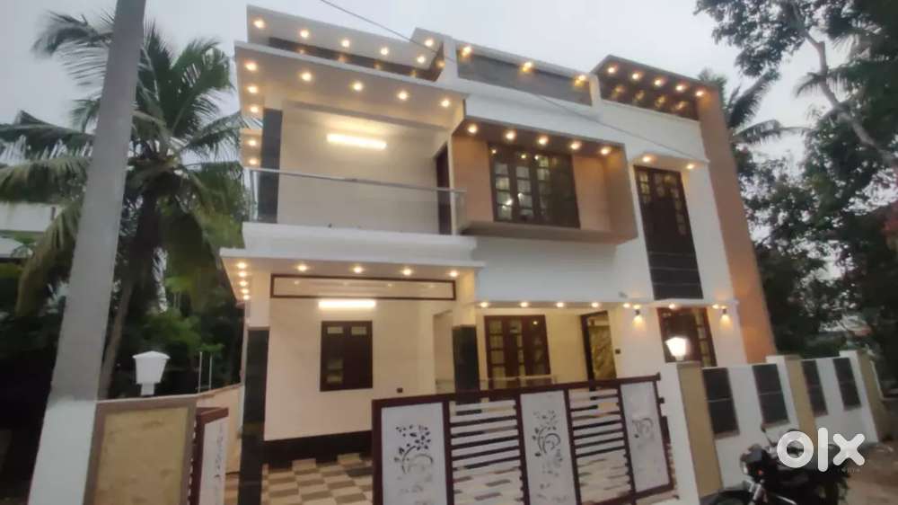 3 cents 3 bhk new house Edappally Kunnumpuram.Lulu Amrita 1.5 kms.