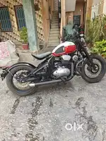 Jawa 42 Bobber (Dual Tone Jasper Red)