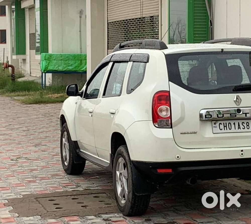 Renault Duster 2013 Diesel 2 Air Bag 6 Speed (Gear) Milage 25KM/L