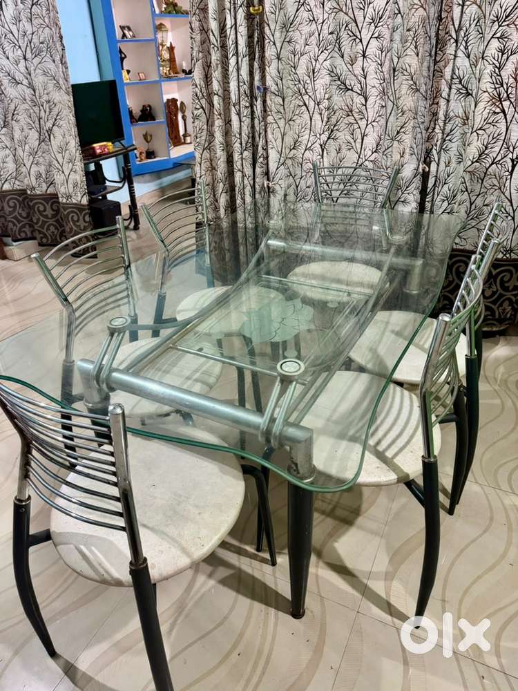 Toughened glass dining table - 6 seater