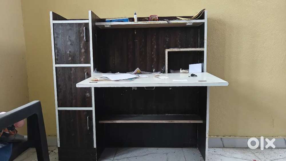 2years Old Study table for urgent sale