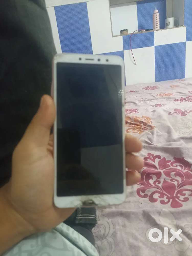 Sell my redmi y2 /4/64gb