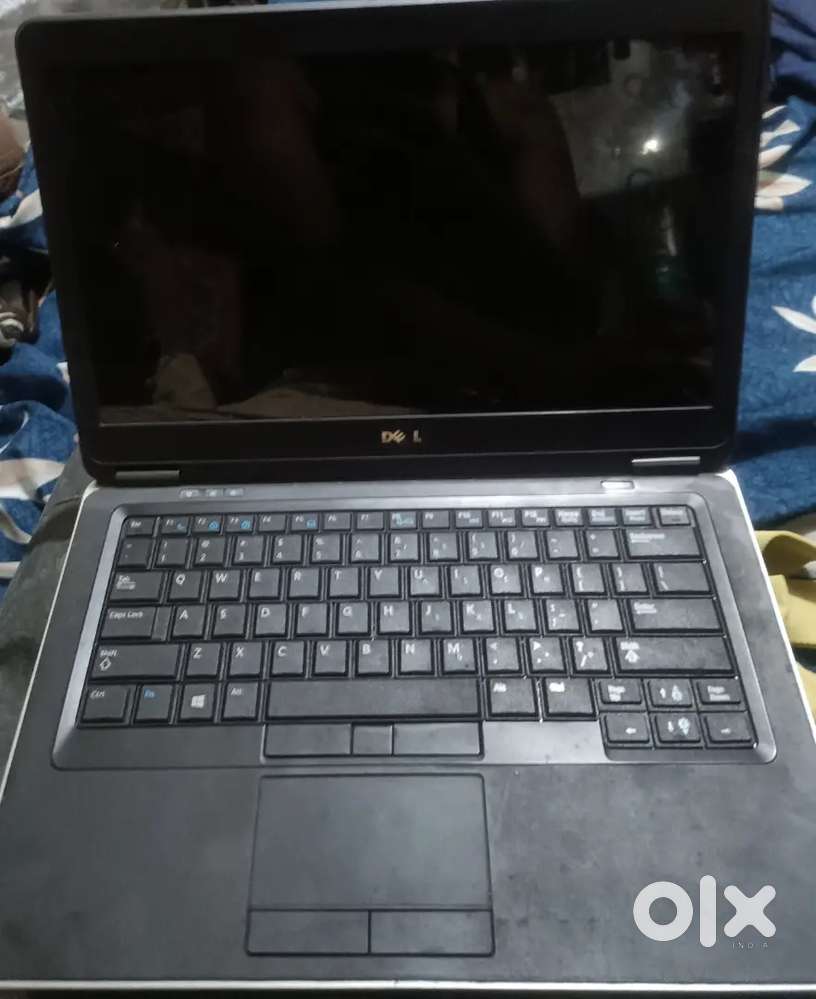 Laptop sell dead motherboard - 256 SSD and 8 gb ram