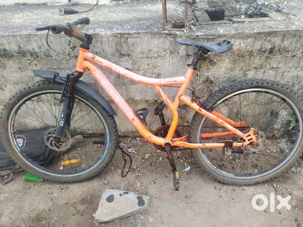 Old Avon Freeway Cycle – For Repair or Scrap Use