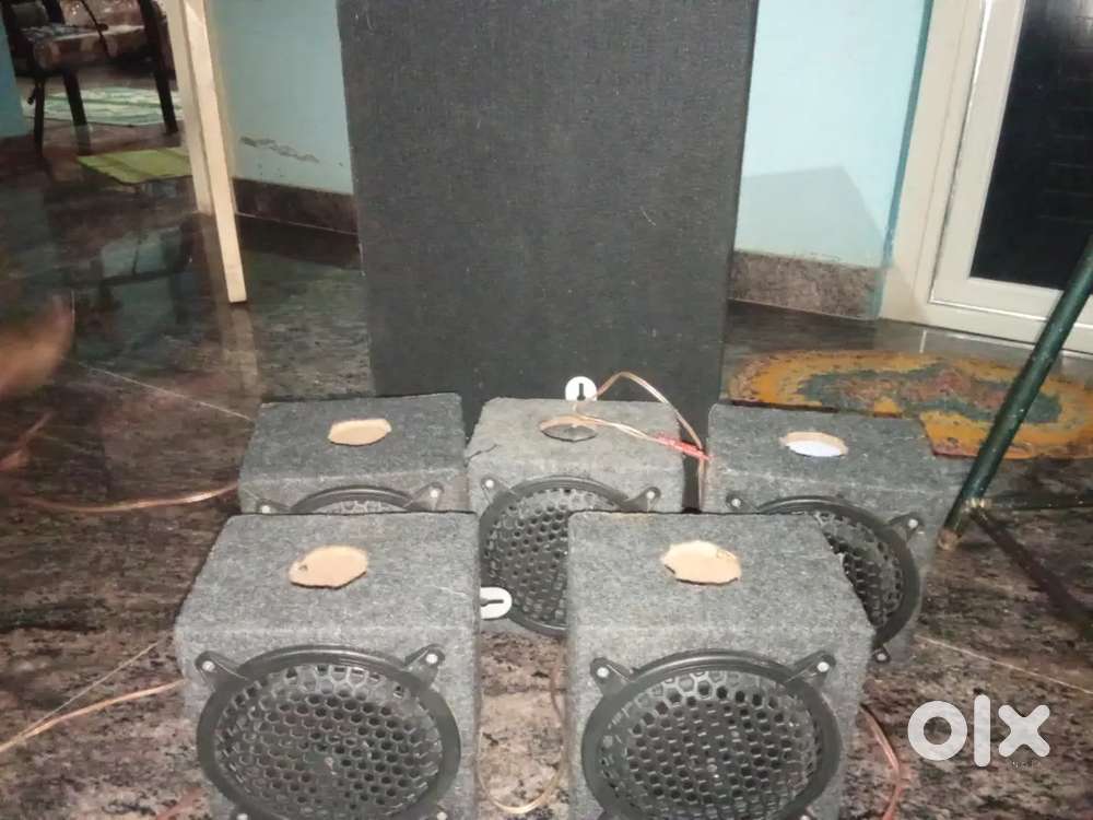 Speaker and Projector Screen