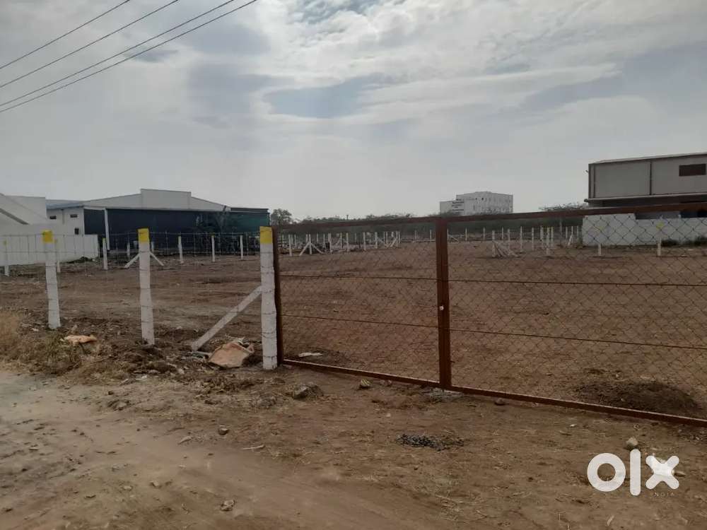 Fenced open land for rent or lease near Reeds world school