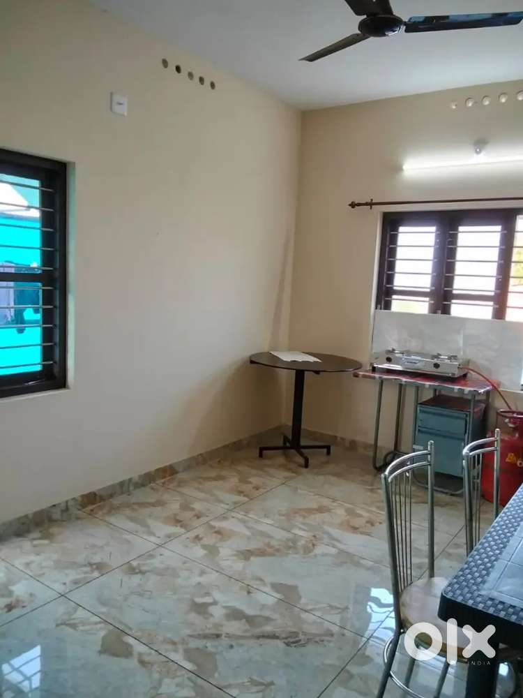 Single Room for woring women's amount at rs 3000 for each