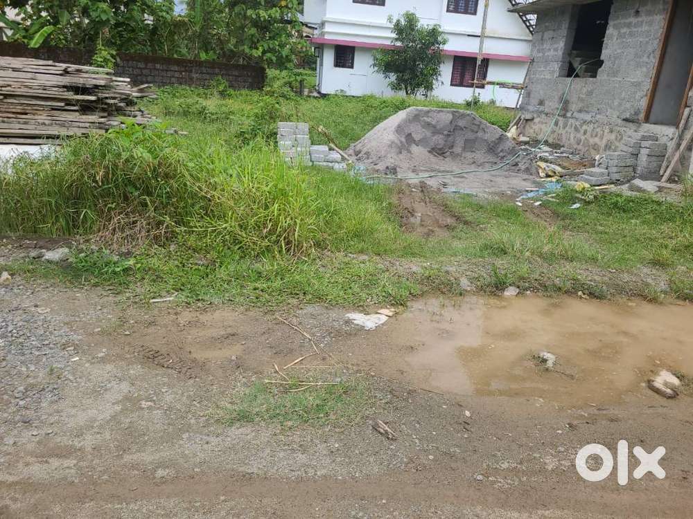 4 Cents of Land in Eroor.