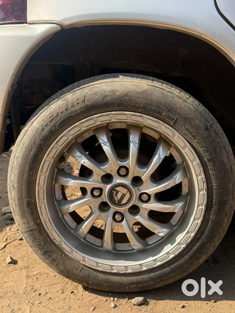 14 Alloys with tyres