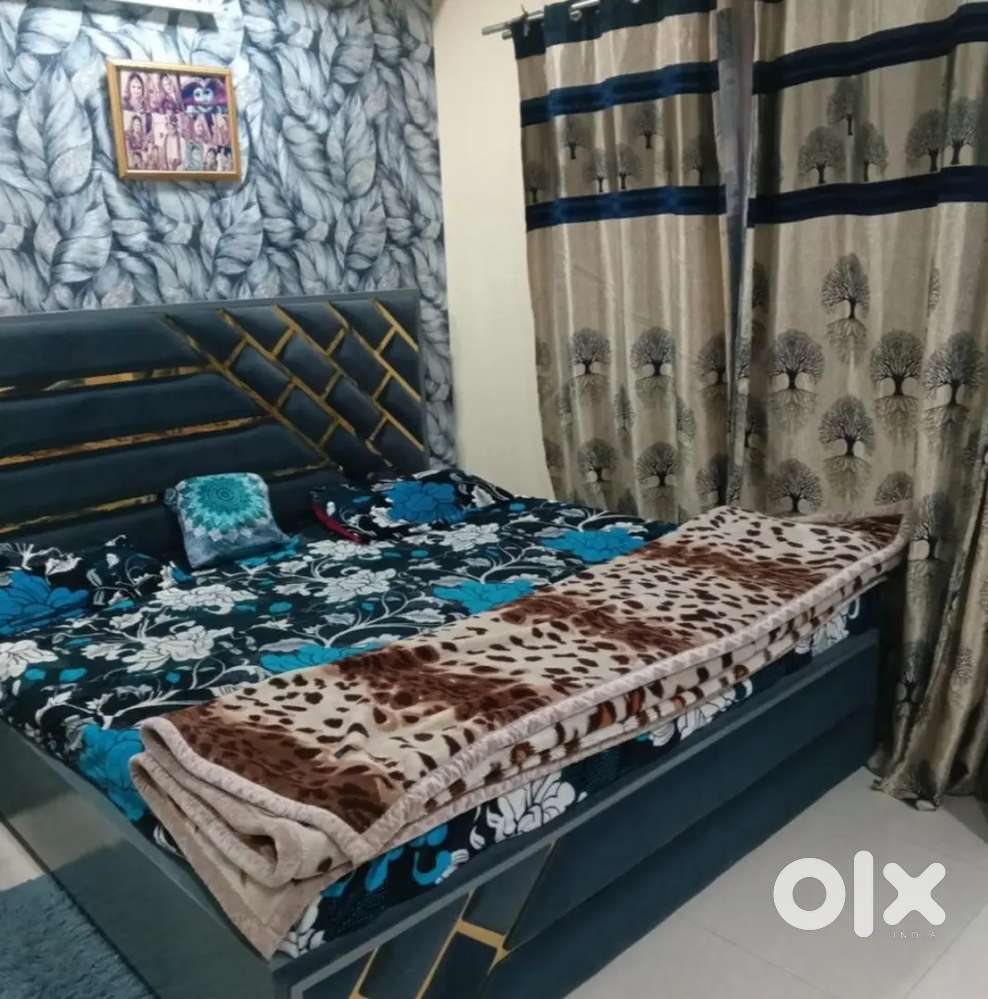 2 BHK flat fully furnished flat 62 nearby Indirapuram jdhx