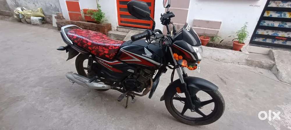 Honda shine 100 bechna hai, very good condition, first owner,