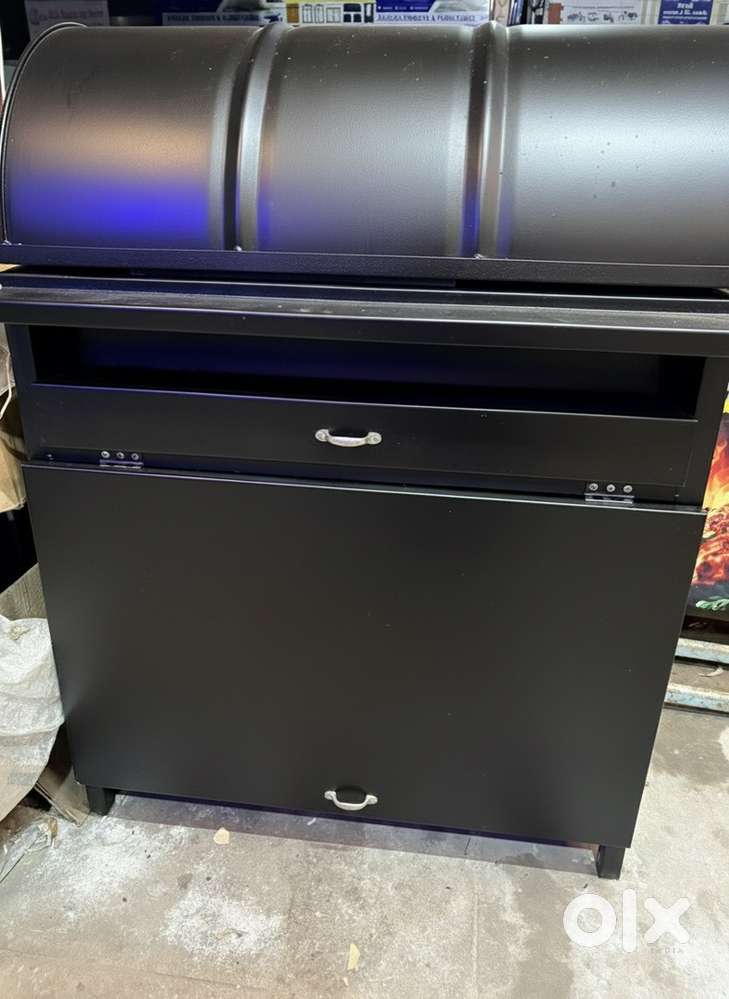 High-Quality Barbeque Grill - Steel body , Fully Functional .