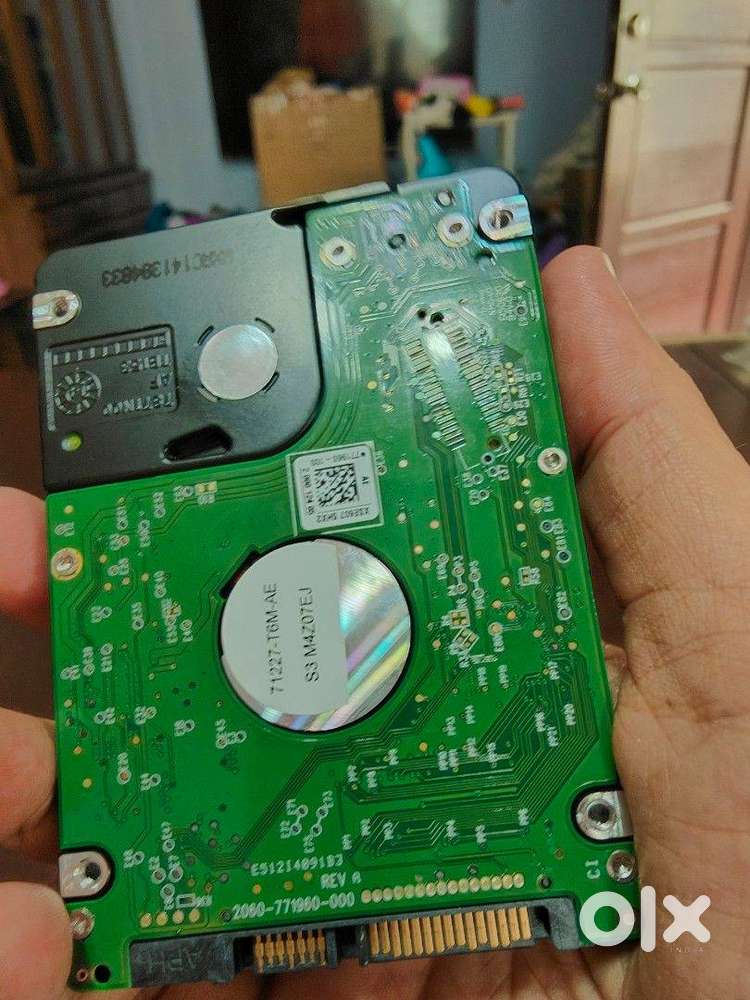 1 TB HARD DISK HDD/ an 2  RAM 4 GB dddr3