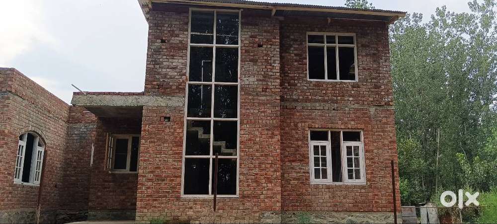 House for Sale. (Price Negotiable)at Kreshbal Noor bagh Srinagar