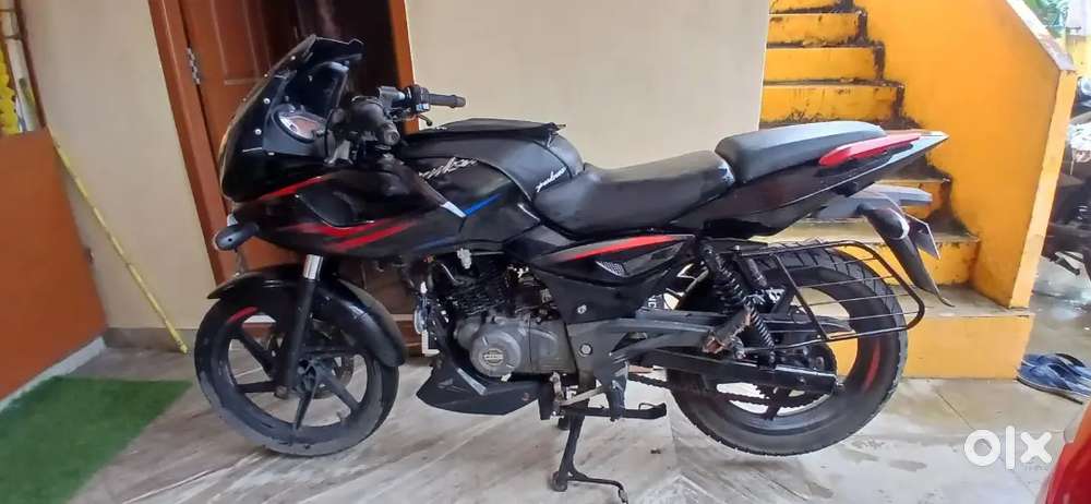 Plusar 180 , black ,Good engin condition, full service