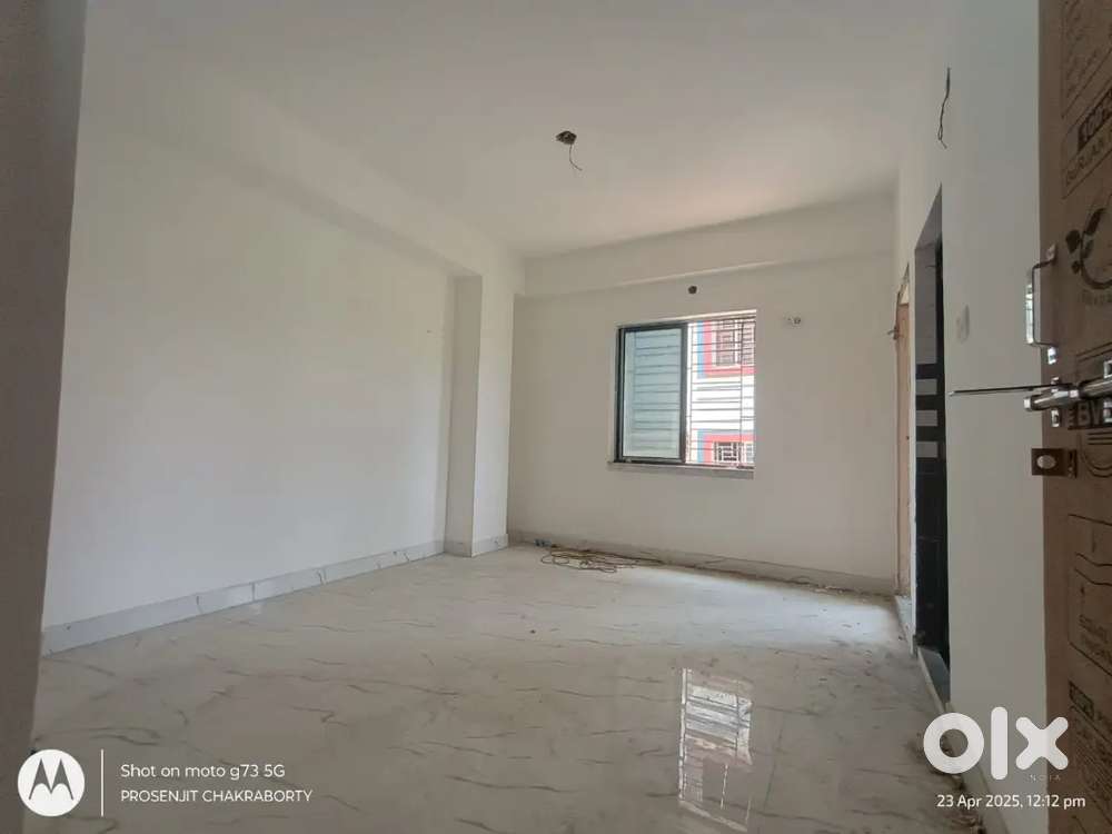 New 2 BHK ready to move flat in Barasat at low price