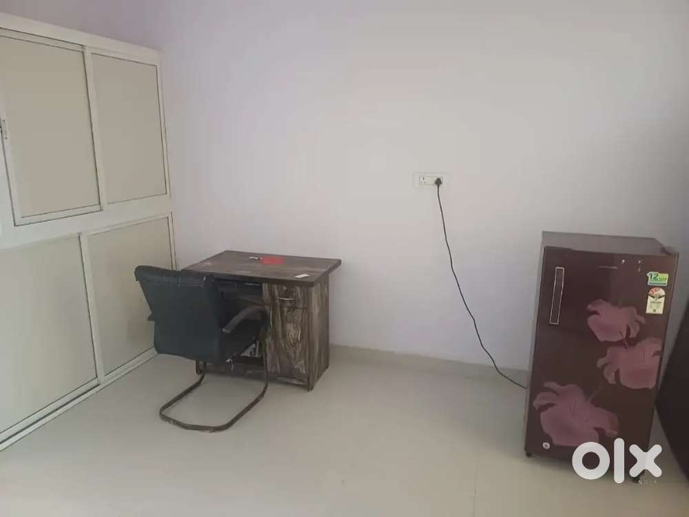 50 sq yard loanable independent 1BHK house in main Gandhi path west
