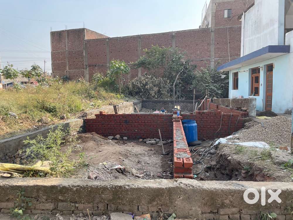 Space for rent covered and uncovered 1210sq ft