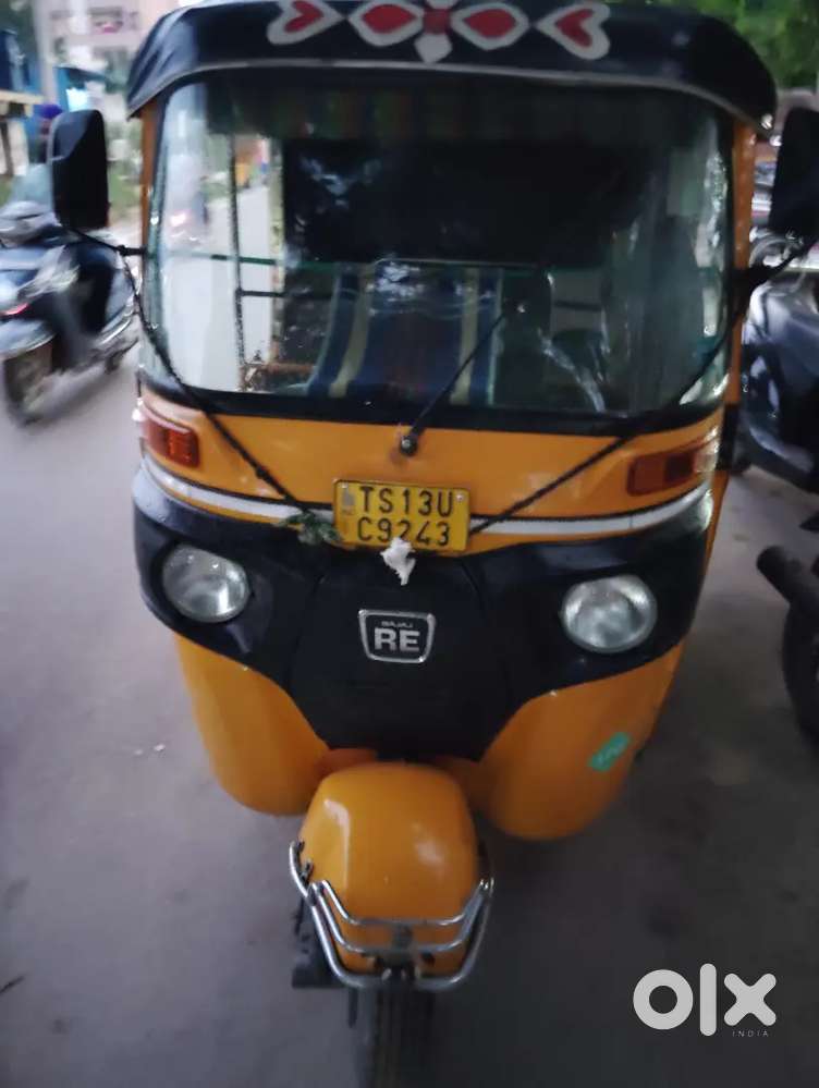 Auto rickshaw Bajaj bs6