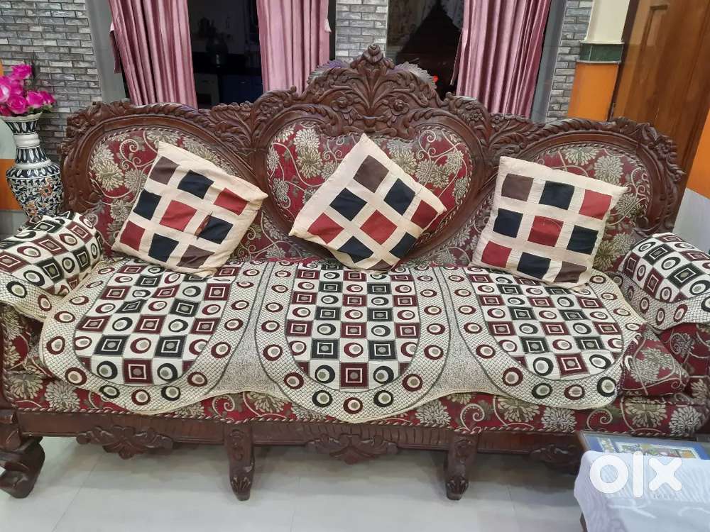 Royal Wooden Sofa Set – 5 Seater  Hand-Carved Design