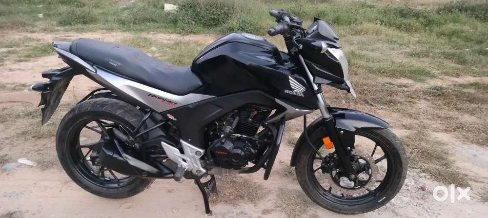 Honda hornet 160 cc full insurance service record