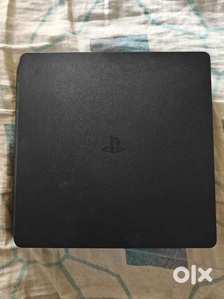 Playstation 4 slim 1tb (Black)