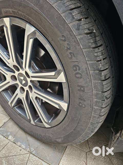 Xuv 700 MRF 235/60 R18 used tyre