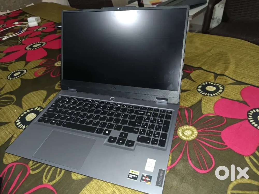 Lenovo LOQ Ryzen 7 7435HS  RTX 4050 6GB  24GB RAM  512GB SSD