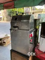 Sugar cane juicer