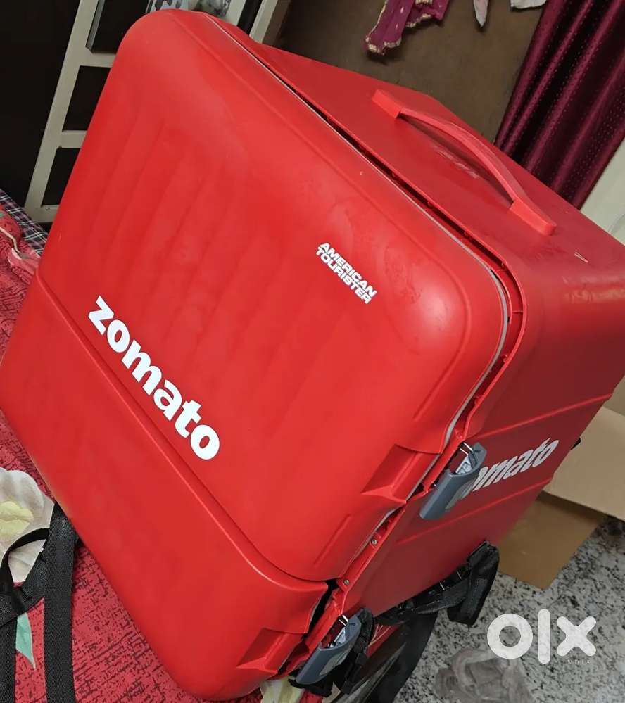 Hot and Cold American tourister bag