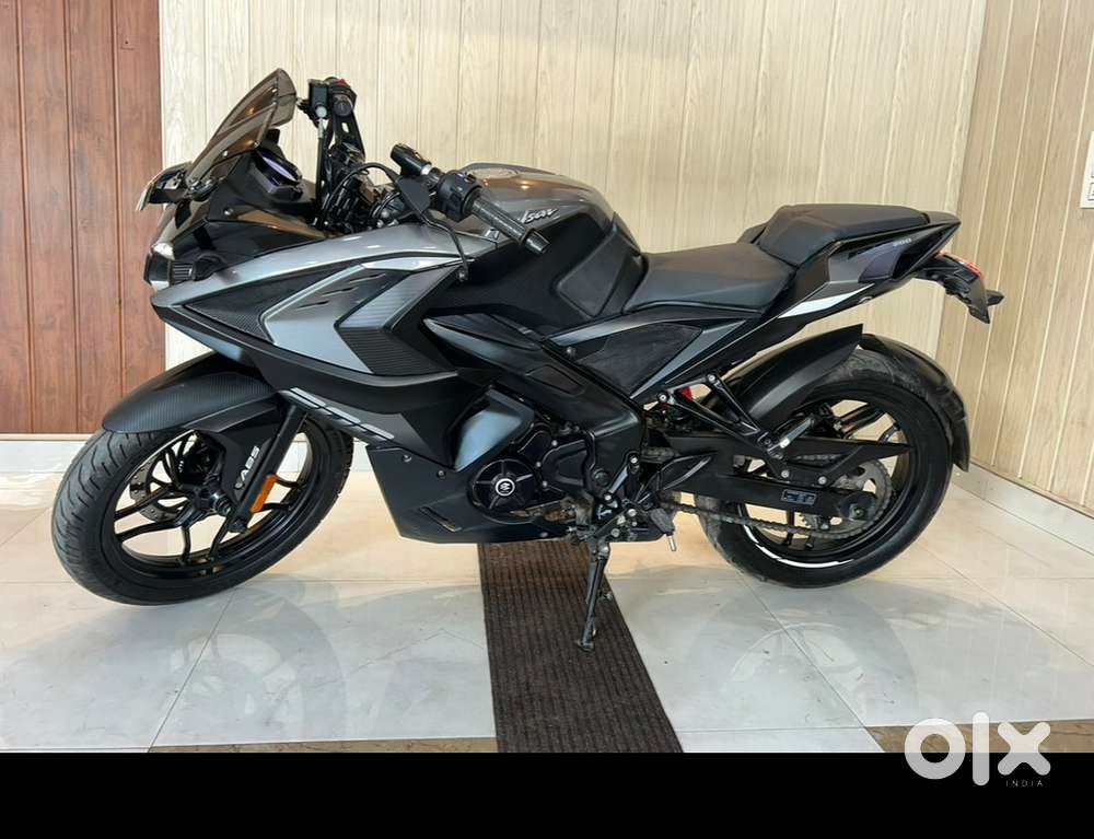 Bajaj Pulsar RS 200