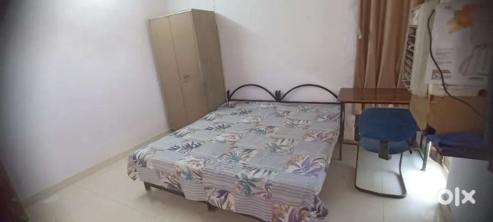 Room on rent for students and bachelors with kitchen