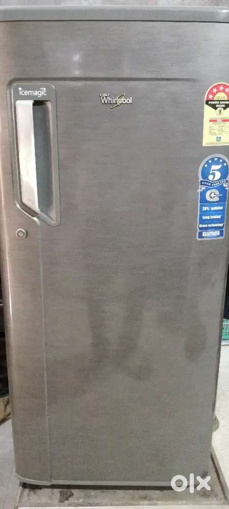 Whirlpool refrigerator 195 l with wooden stand