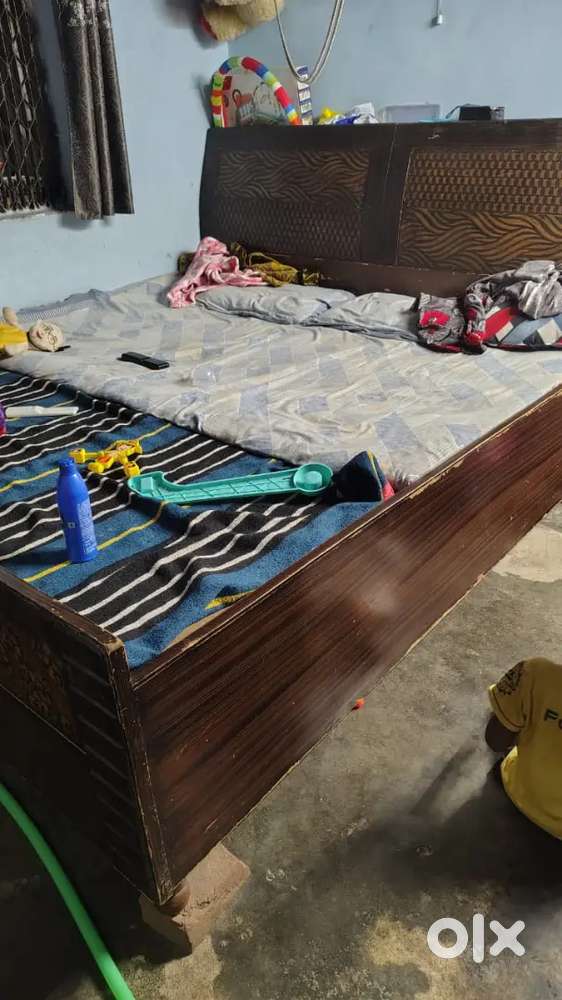 King size bed