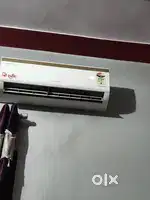 Lloyd split AC 1.5 ton very very good condition 3 star