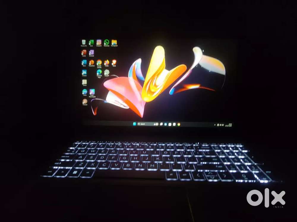 HP PAVALLION.  18/10/2024