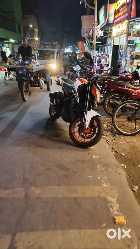 Duke 250 ABS,bs4,, besat of the segment