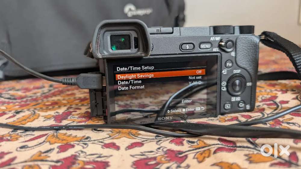 Sony a6300 + E mount E 55 210mm + E3.5 - 5.6 + lowepro Bag