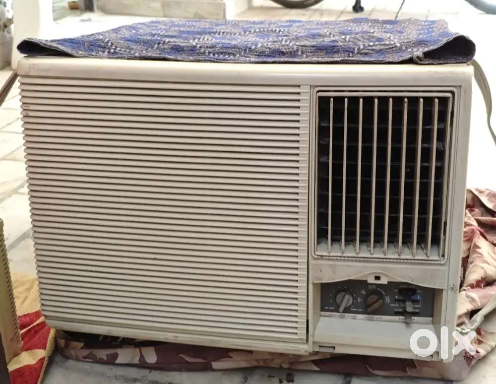 LLOYD AC window 1.5 ton with Stabilizer