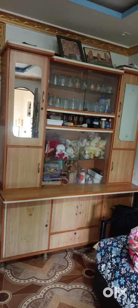Showcase in good condition
