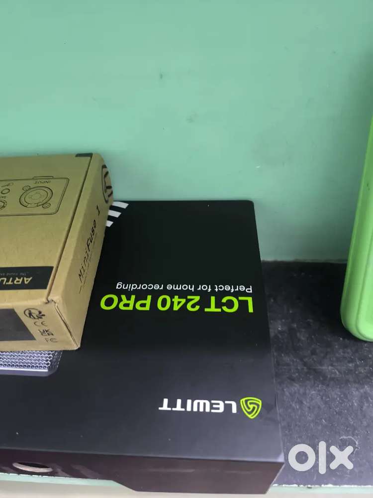 Brand new LCT 240 Pro mic and Arturia Mini fuse 1 interface